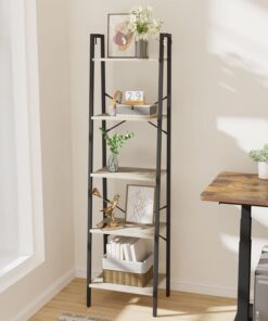 Hzuaneri Estantería de escalera, estantería para libros, estante de almacenamiento de esquina independiente | Estantería con 2 ganchos para oficina en casa, sala de estar, cocina, dormitorio, industrial, Greige BC19205B