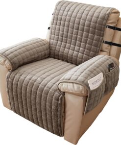 Alishomtll Funda para sillón relax, 1 plaza, con reposabrazos, antideslizante, resistente a los arañazos, con 4 bolsillos y 2 correas ajustables, 53 x 190 cm, color caqui