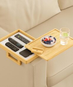 Wealone Mesa de bambú para sofá ancho, bandeja para reposabrazos de sofá con caja de almacenamiento, mesa ajustable con clip de brazo de sofá con mesa giratoria de 360° y soporte para teléfono,