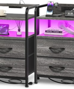 Huuger Juego de 2 mesitas de noche con luces LED, estación de carga y puertos USB-C, mesa auxiliar de cama de 2 cajones, estante abierto, instalación de panel de alimentación de 2 vías, mesa auxiliar